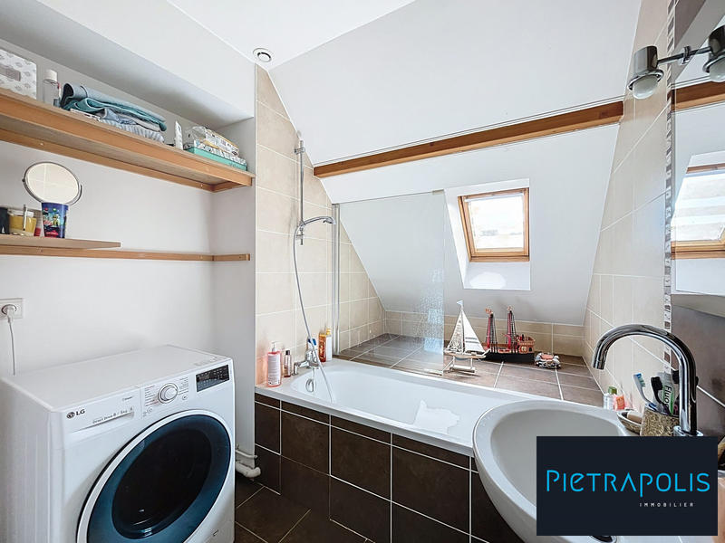 Appartement - 93 m² - 4 pièces