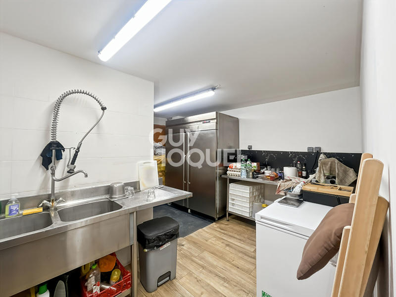 Local d'activités - 58 m² - 8 pièces