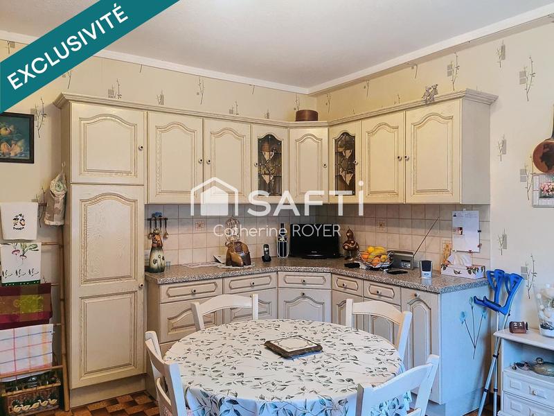 Maison - 202 m² - 8 pièces