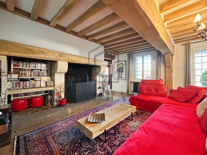 Maison - 225 m² - 8 pièces