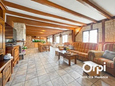 Maison - 218 m² - 6 pièces