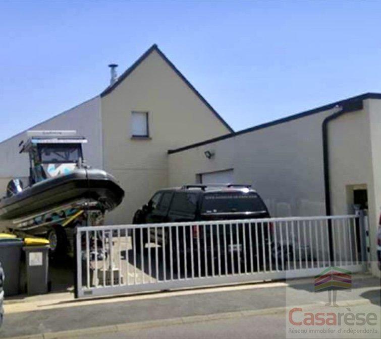 Maison - 220 m² - 7 pièces