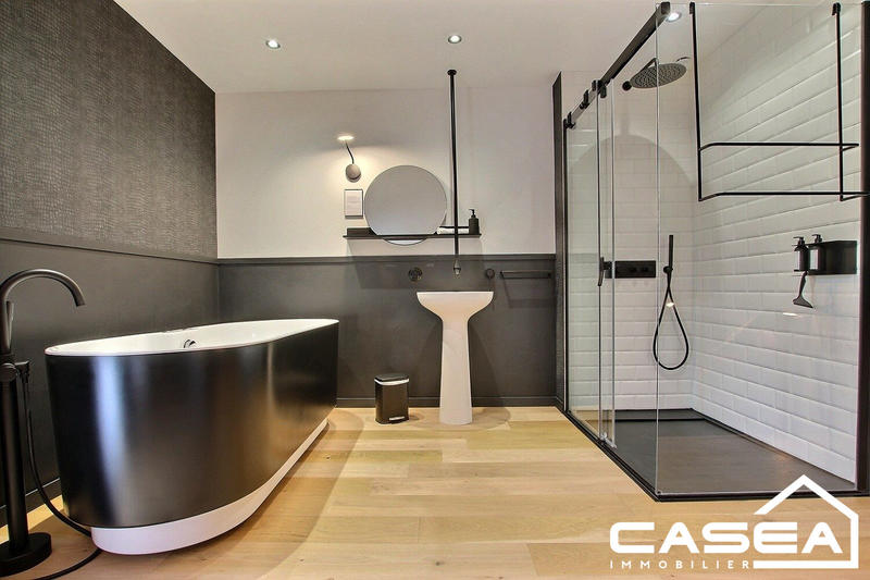 Maison ancienne - 326 m² - 14 pièces