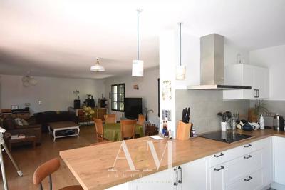 Maison - 200 m² - 5 pièces