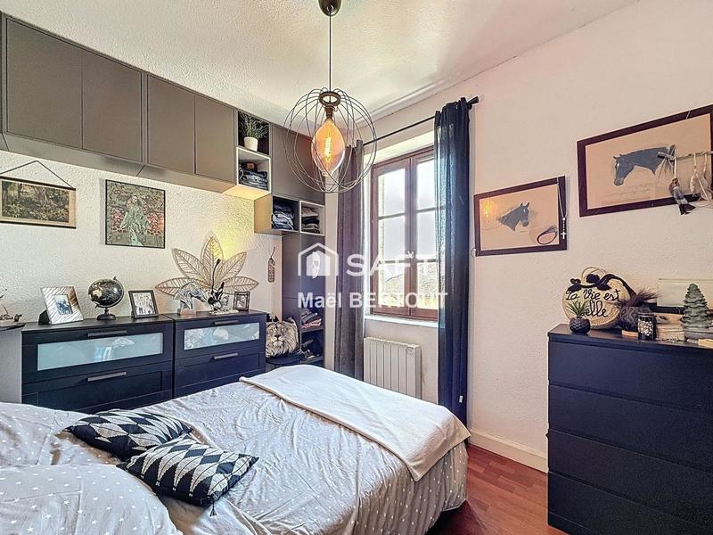 Maison - 230 m² - 10 pièces