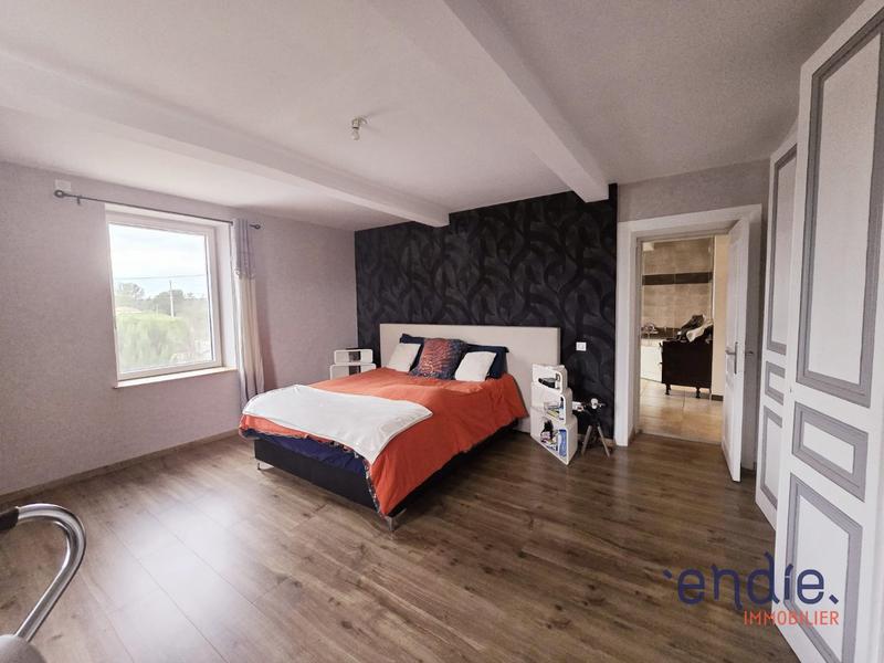 Maison - 210 m² - 7 pièces