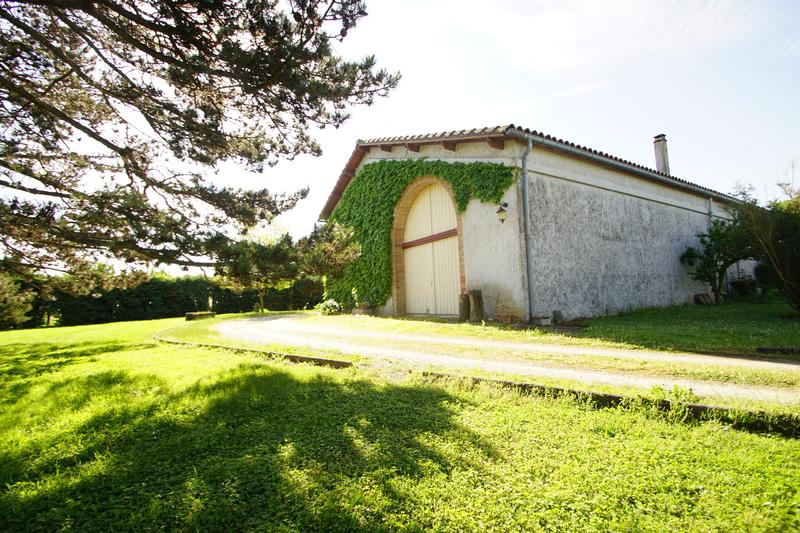 Viager - Maison ancienne - 243 m² - 7 pièces