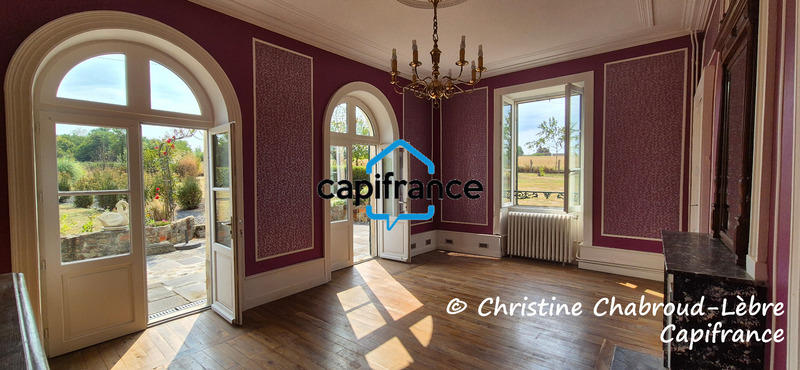 Propriété - 200 m² - 8 pièces