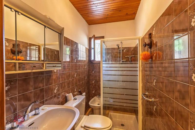 Propriété - 236 m² - 9 pièces