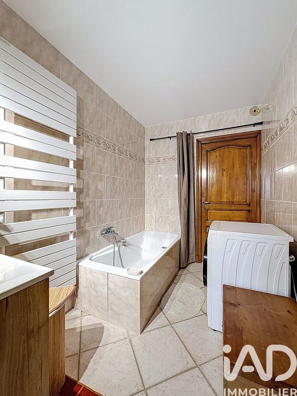 Maison - 290 m² - 8 pièces