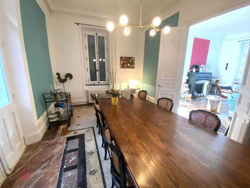 Maison de maîtres - 277 m² - 8 pièces