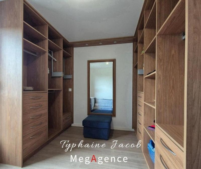 Appartement - 171 m² - 6 pièces