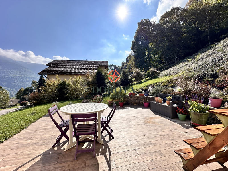 Maison traditionnelle - 111 m² - 5 pièces