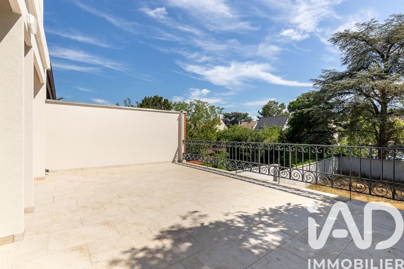 Maison - 216 m² - 7 pièces