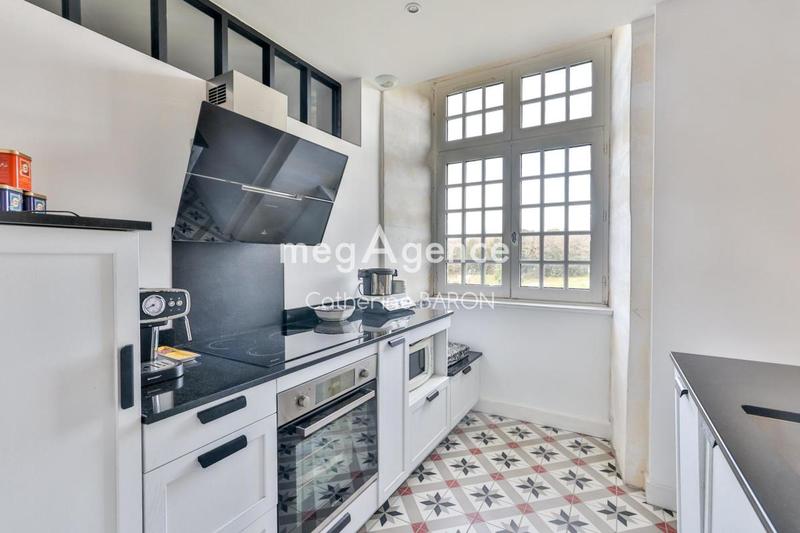 Appartement - 220 m² - 8 pièces