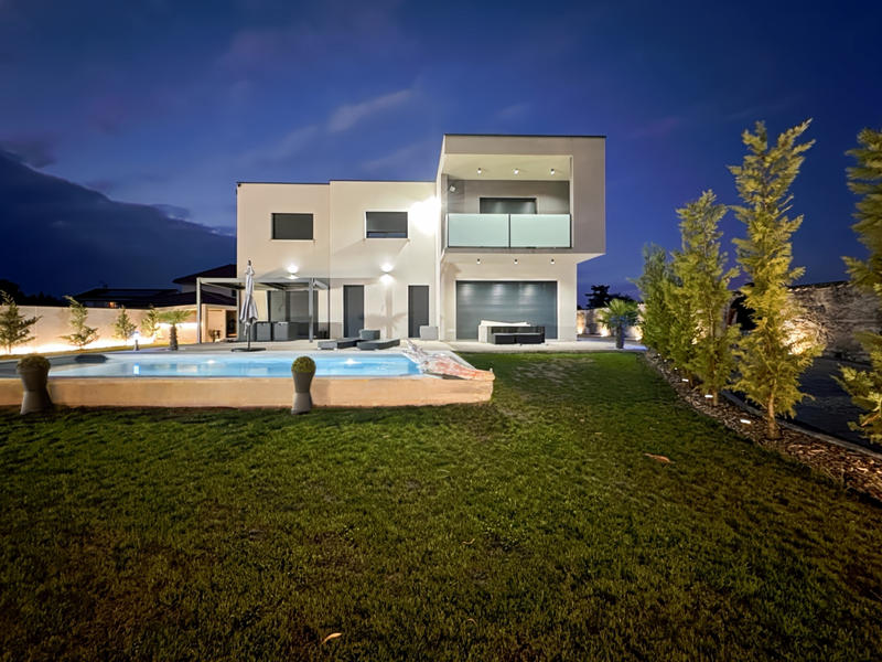 Villa - 200 m² - 7 pièces