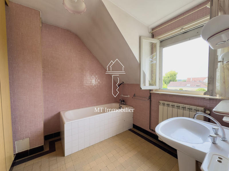 Maison - 97 m² - 6 pièces