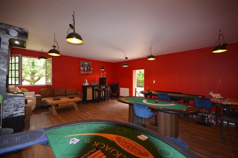 Maison - 248 m² - 6 pièces