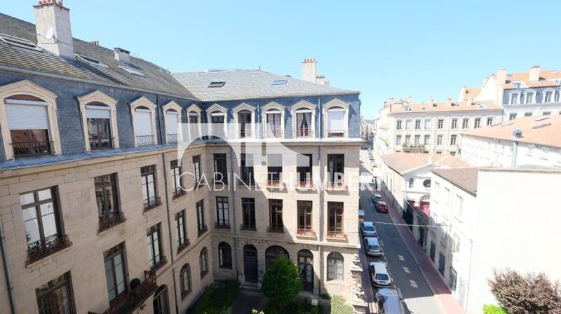 Appartement - 94 m² - 4 pièces