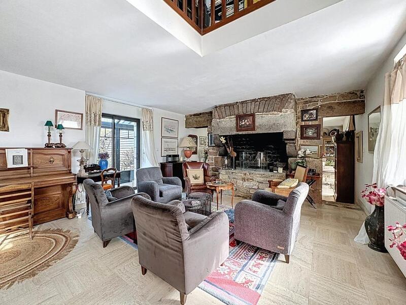 Propriété - 250 m² - 10 pièces