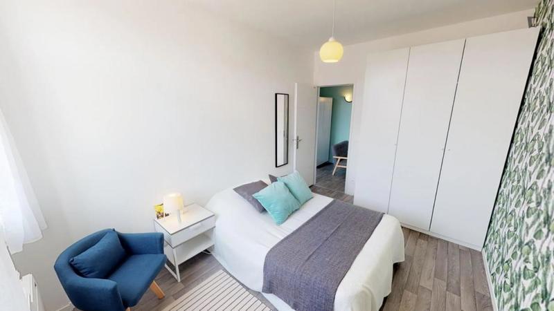 Chambre - 11 m² - 4 pièces