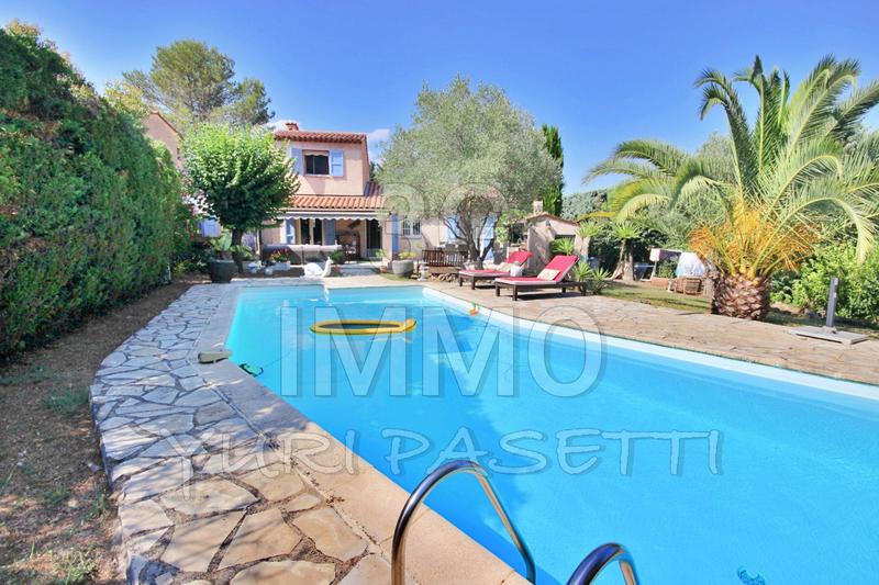 Villa - 140 m² - 5 pièces