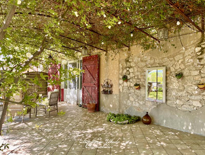 Mas - 250 m² - 7 pièces