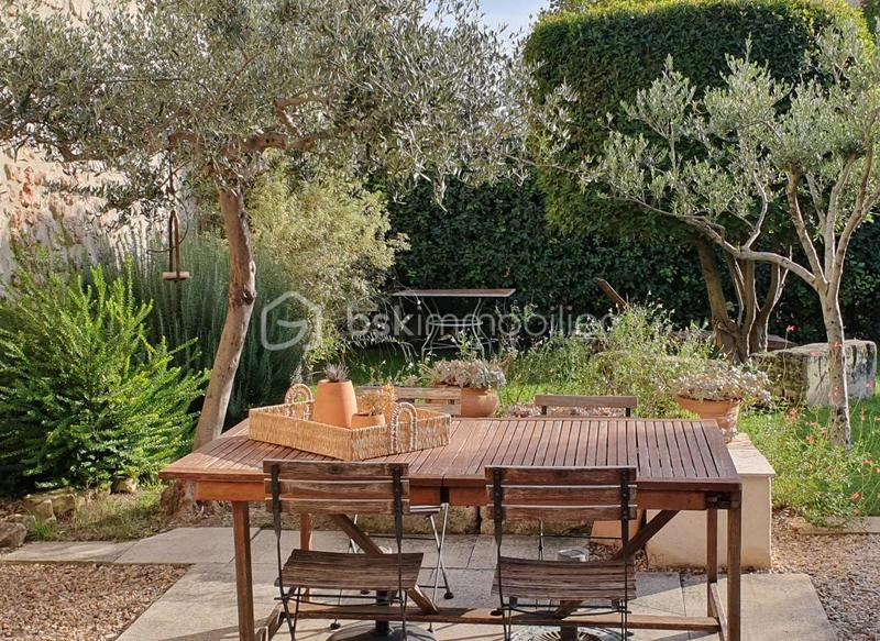 Mas - 260 m² - 10 pièces