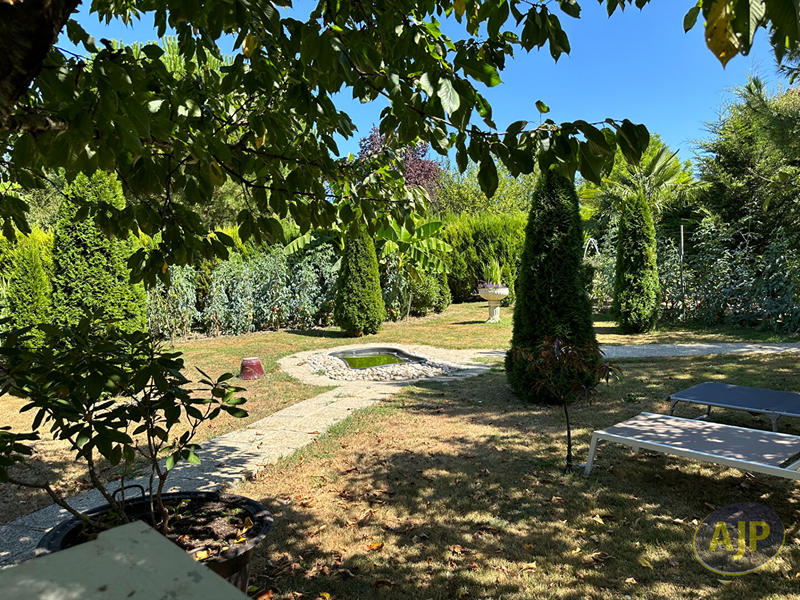 Maison - 195 m² - 7 pièces