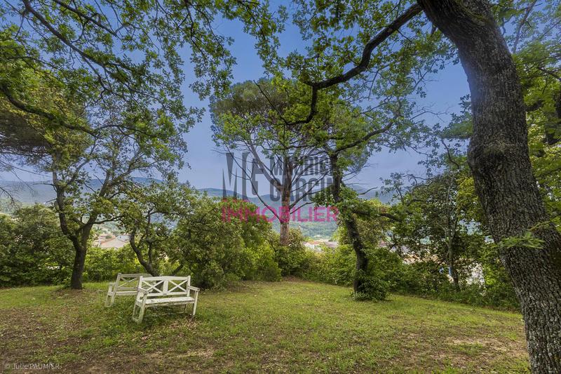 Maison - 330 m² - 14 pièces