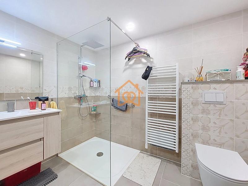 Maison - 251 m² - 10 pièces