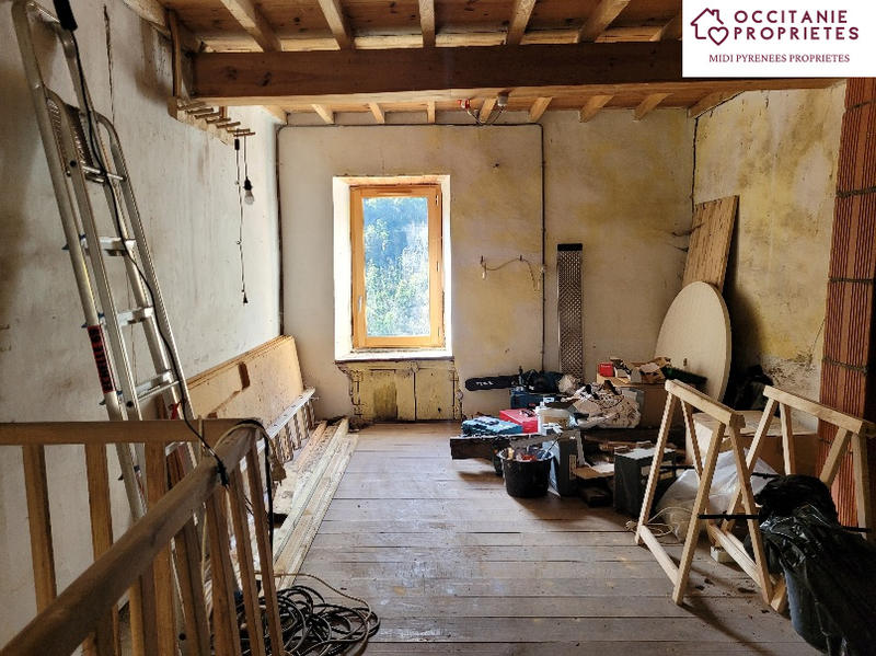 Maison - 90 m² - 5 pièces