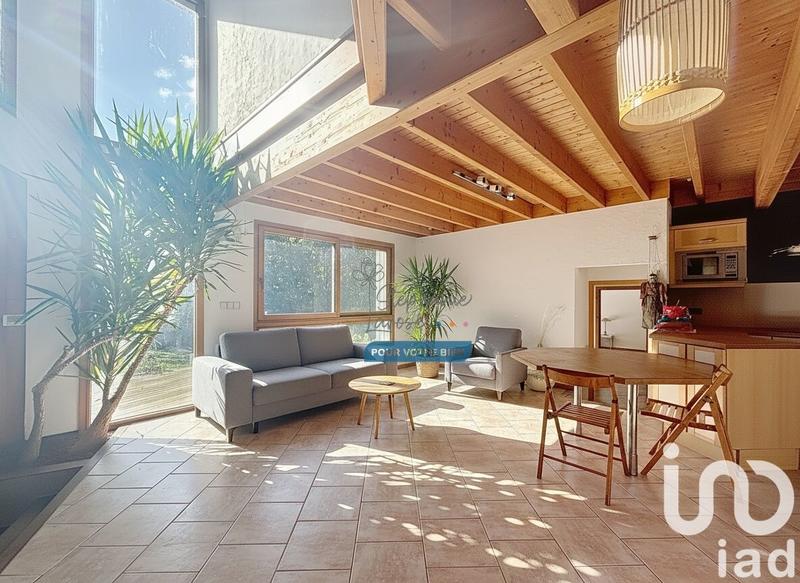 Maison de maîtres - 251 m² - 9 pièces