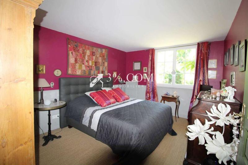 Maison - 290 m² - 9 pièces