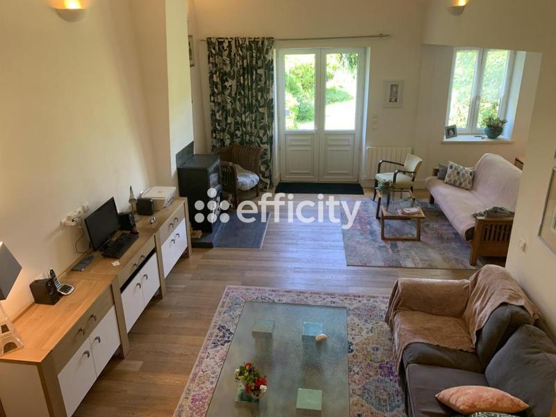 Maison - 220 m² - 7 pièces