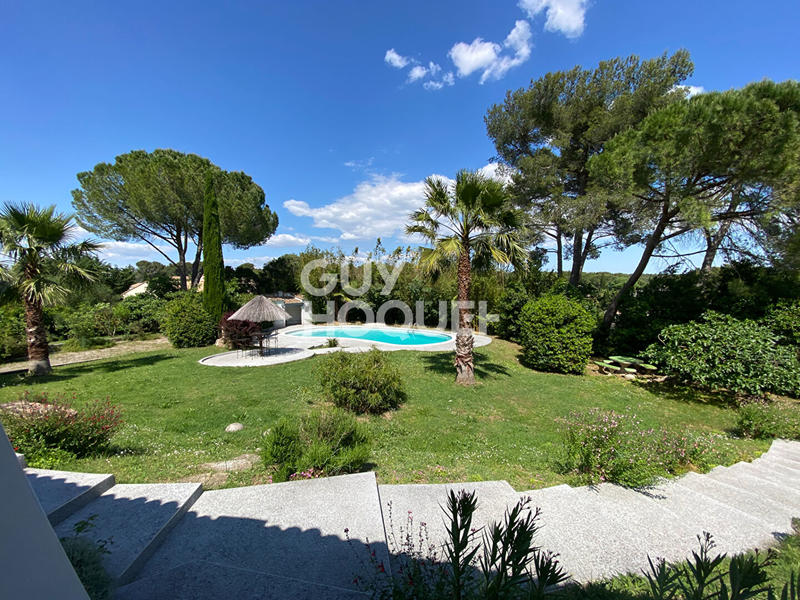 Maison - 200 m² - 6 pièces