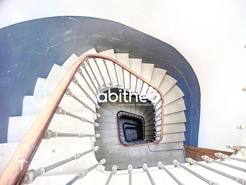 Appartement - 192 m² - 5 pièces