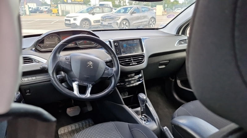 Peugeot 208 affaire Puretech 110ch Eat6 Allure Business