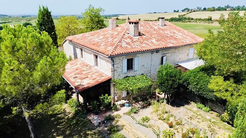 Propriété - 250 m² - 10 pièces