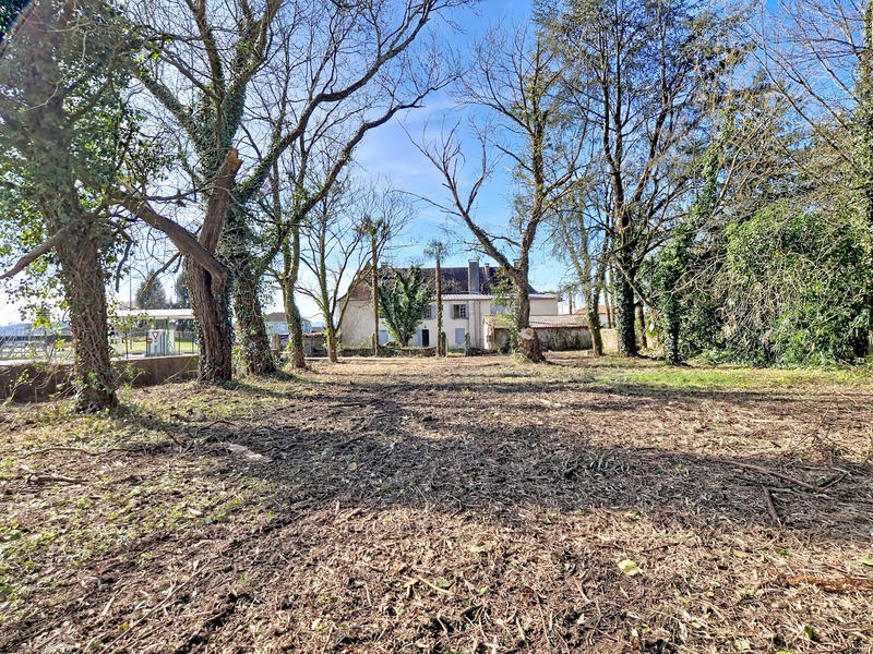 Maison - 550 m² - 14 pièces