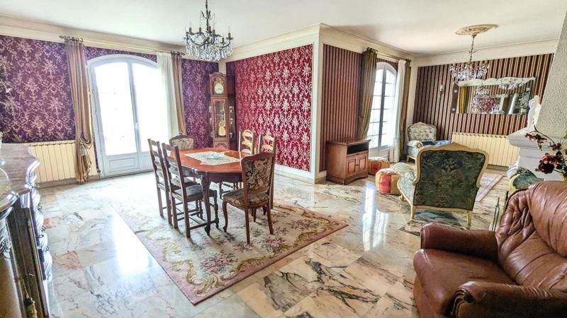 Maison - 175 m² - 8 pièces