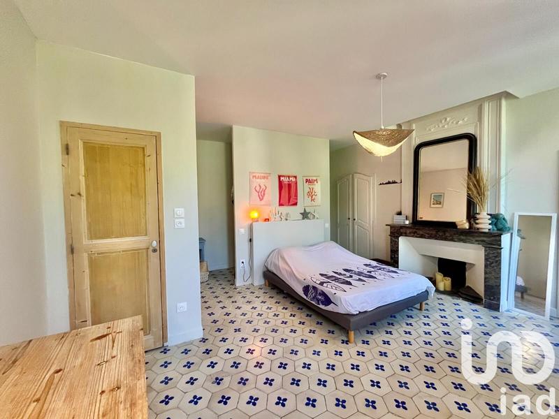 Maison - 212 m² - 7 pièces