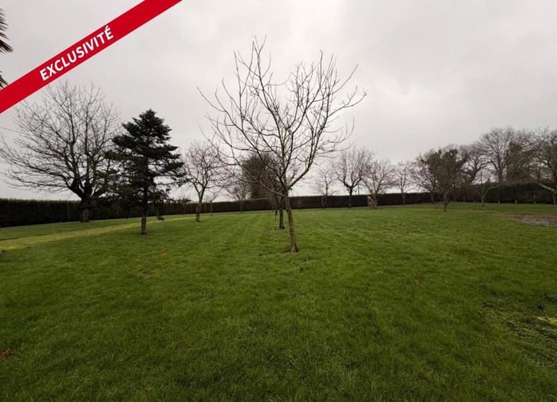 Terrain constructible - 2 300 m²