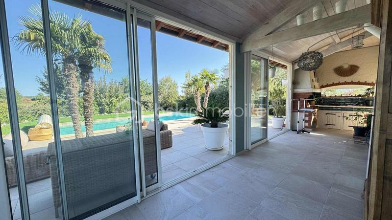 Maison traditionnelle - 165 m² - 6 pièces