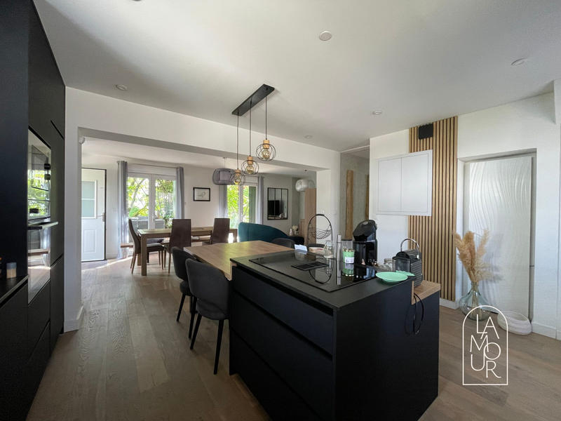 Appartement - 155 m² - 7 pièces