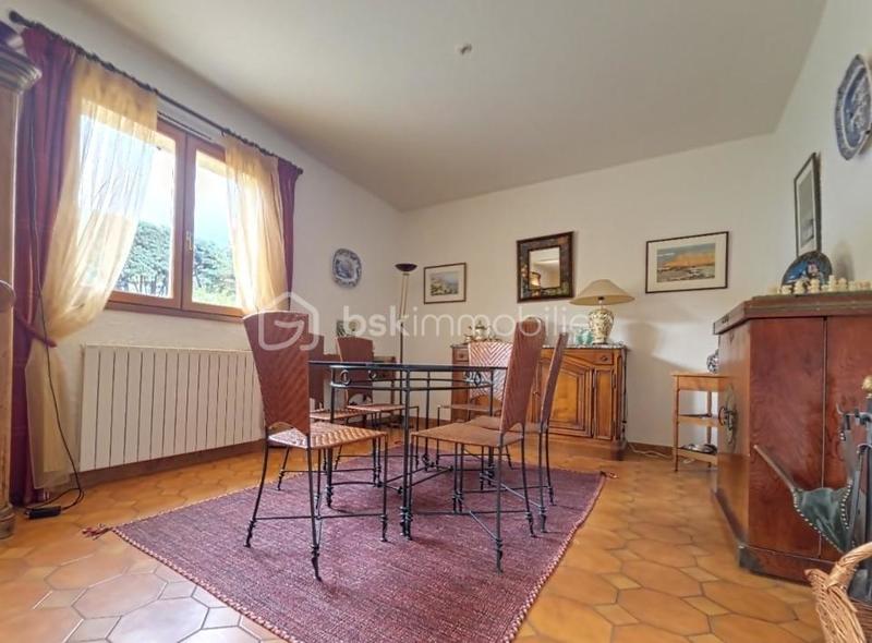 Propriété - 182 m² - 6 pièces