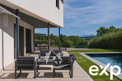 Villa - 243 m² - 9 pièces