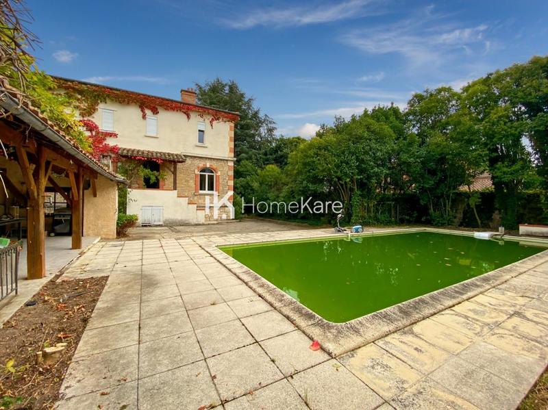 Maison - 240 m² - 7 pièces