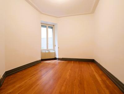 Local d'activités - 100 m² - 5 pièces