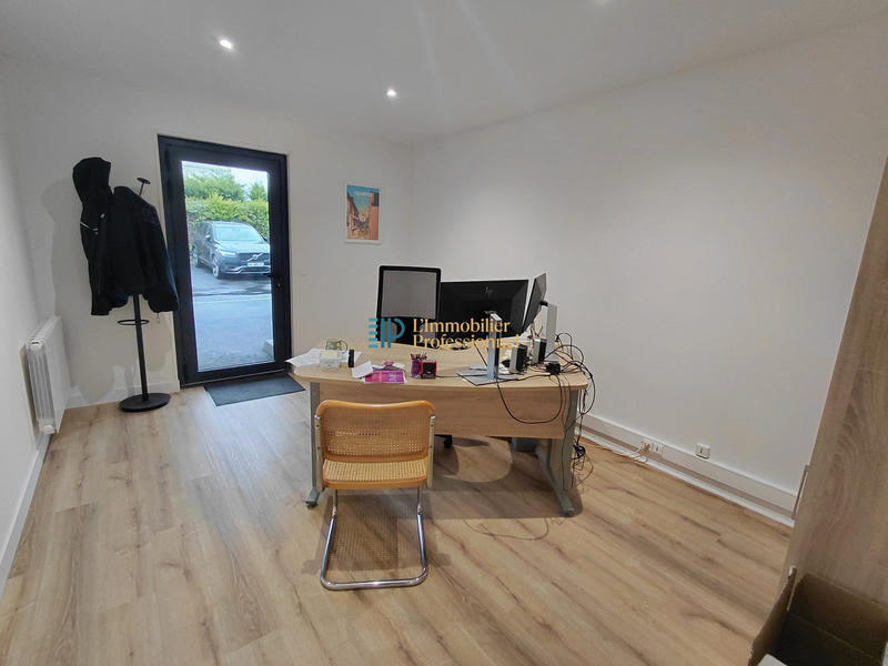 Local d'activités - 240 m²